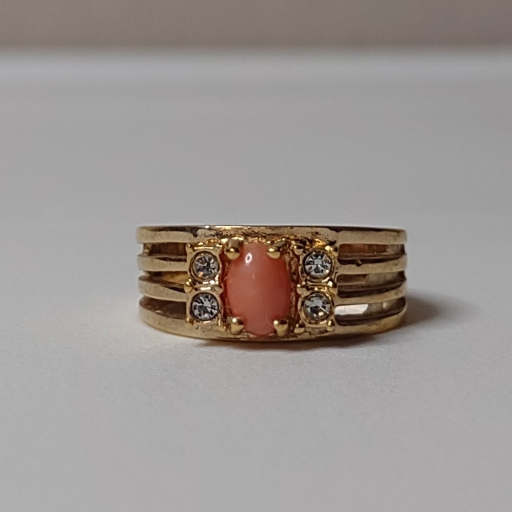 Size 4.75 Gold Tone Avon Ring
